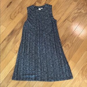 GAP navy blue & gray sheath dress with a little swing. Medium